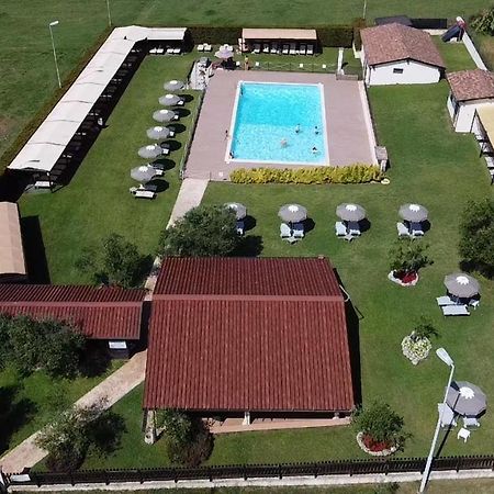 Hotel Piscina La Suite Prossedi Exterior foto