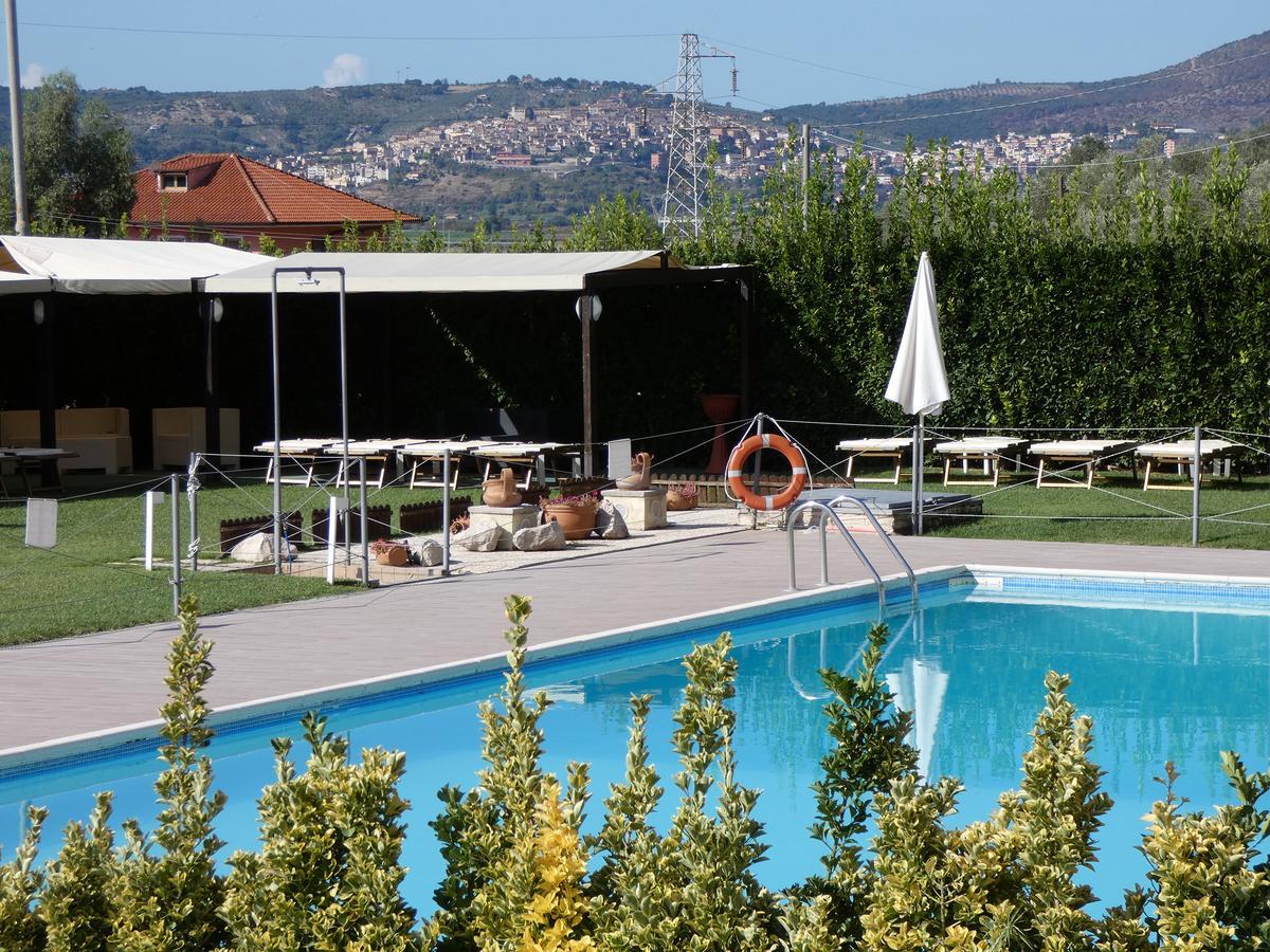 Hotel Piscina La Suite Prossedi Exterior foto